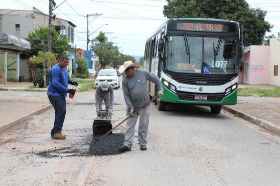 Boa Esperança e Pedra 90 recebem operação tapa-buraco