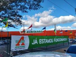 Juiz manda Atacadão e hospital suspenderem lançamento de esgoto em área de vizinha