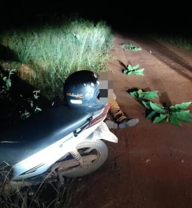 Policial penal é encontrado desacordado ao lado de motocicleta 