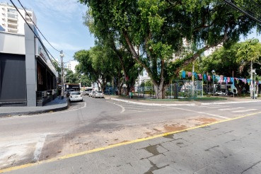 Bar na Praça Popular é multado em R$ 8 mil por som alto