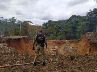 Operação retira garimpeiros e destrói maquinários para extração de ouro em terra indígena em MT