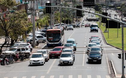 Licenciamento de veículos com placa final 6 deve ser pago até dia 30