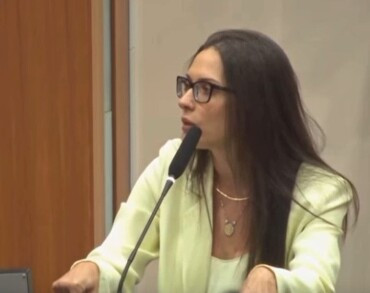 Janaina Riva usa tribuna para expor situação de emendas parlamentares; vídeo