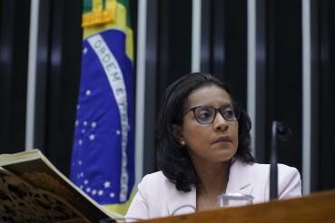 Além de CPI, deputada quer medidas compensatórias à aposentados e pensionistas