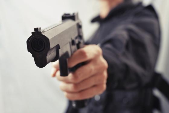 Posto de combustíveis sofre assalto a mão armada durante a madrugada