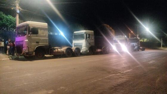 PM prende três homens e recupera três caminhões furtados