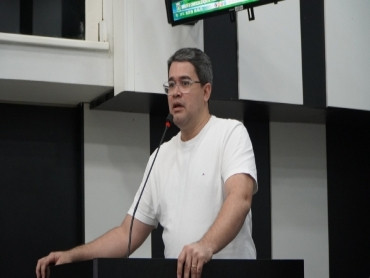 Suplente assume cadeira de Chico 2000, mas retornará ao Executivo ainda nesta semana