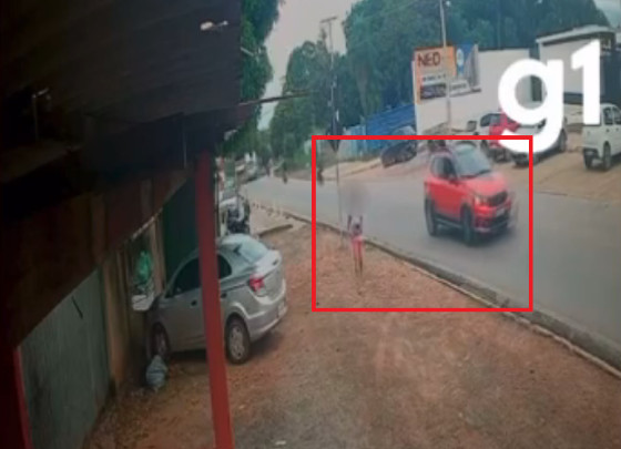 Homem persegue e assedia adolescentes em Cuiabá; vídeo