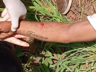 Corpo com sinais de tortura é encontrado em área de mata em Cuiabá