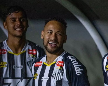 Neymar diz que ‘não sabe se fica’ depois da eliminação da Copa do Brasil