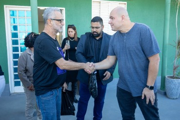 Prefeito recebe representantes da comunidade LGBTQIA+ e abre portas para diálogo