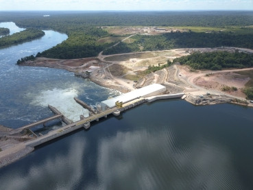 Mesmo com energia mais cara, hidrelétricas abrem comportas em todo país