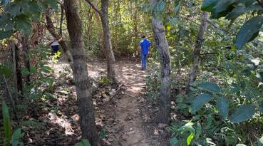 Corpo de homem é encontrado enrolado em lençol com as mãos e pés amarrados 