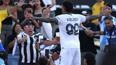 Gol de Igor Jesus contra gigante europeu rende memes; confira