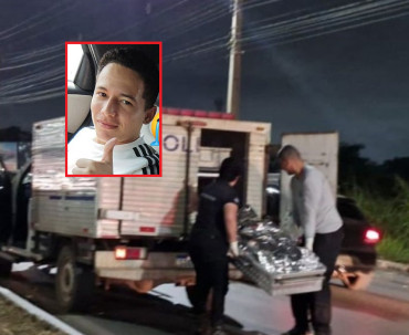 Jovem de 21 anos perde controle de moto, bate em placa e morre 