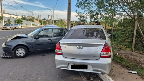 acidente etios.jpg