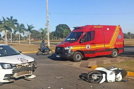 MULHER CAI DE MOTO EM LUCAS 