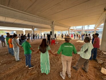 Shopping Popular realiza momento de oração relembrando um ano do incêndio