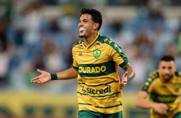 De virada, Cuiabá vence o América-MG pela Série B na Arena Pantanal