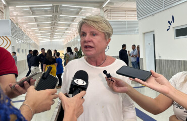 Senadora defende nome ponderado para presidência e sugere governador