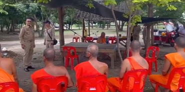 Polícia flagra monges budistas que consumiam metanfetamina; vídeo