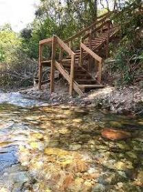 Empresários somem e não respondem ação sobre terreno embargado vendido a coronel da PM