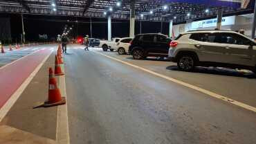 Operação termina com condutores presos e 18 veículos removidos 