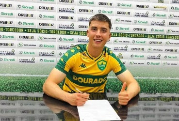 Cuiabá contrata atacante chileno Cristóbal Chadwick, de 20 anos