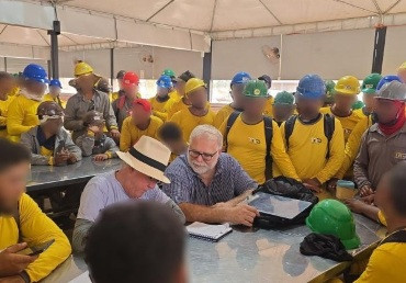 Mais de 500 são resgatados de trabalho escravo em obra no interior