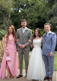 Mauro e Virgínia casam filha mais velha